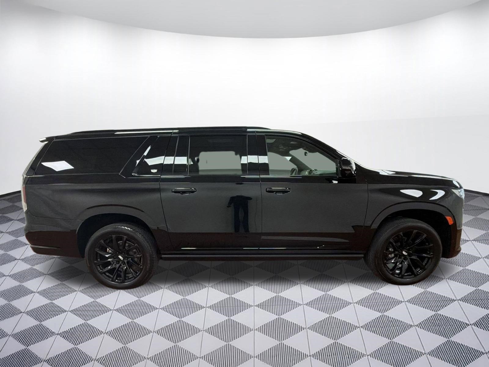 Used 2024 Cadillac Escalade ESV Sport w/ LPO, ONYX Package image 7