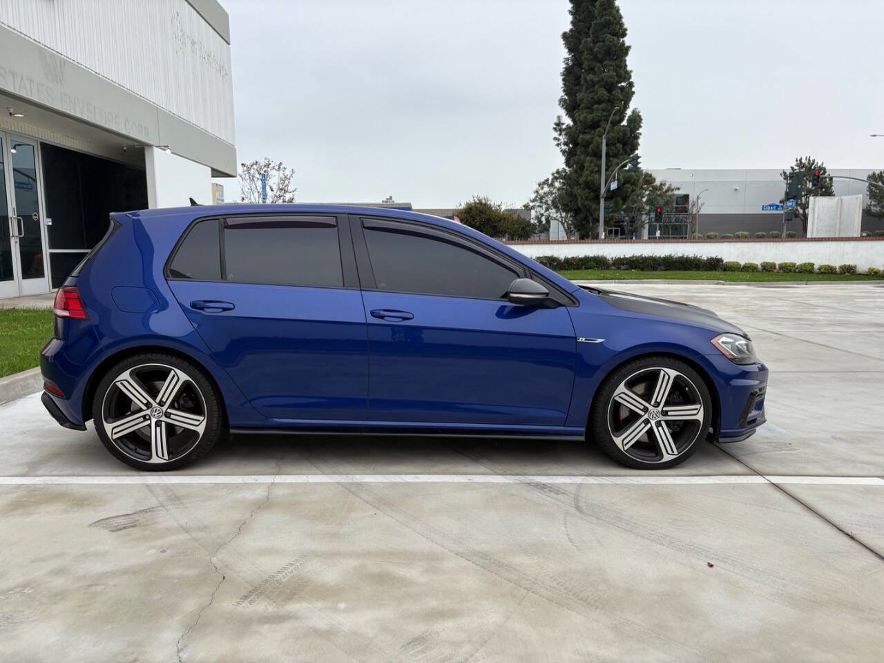 Used 2018 Volkswagen Golf R 4-Door image 7