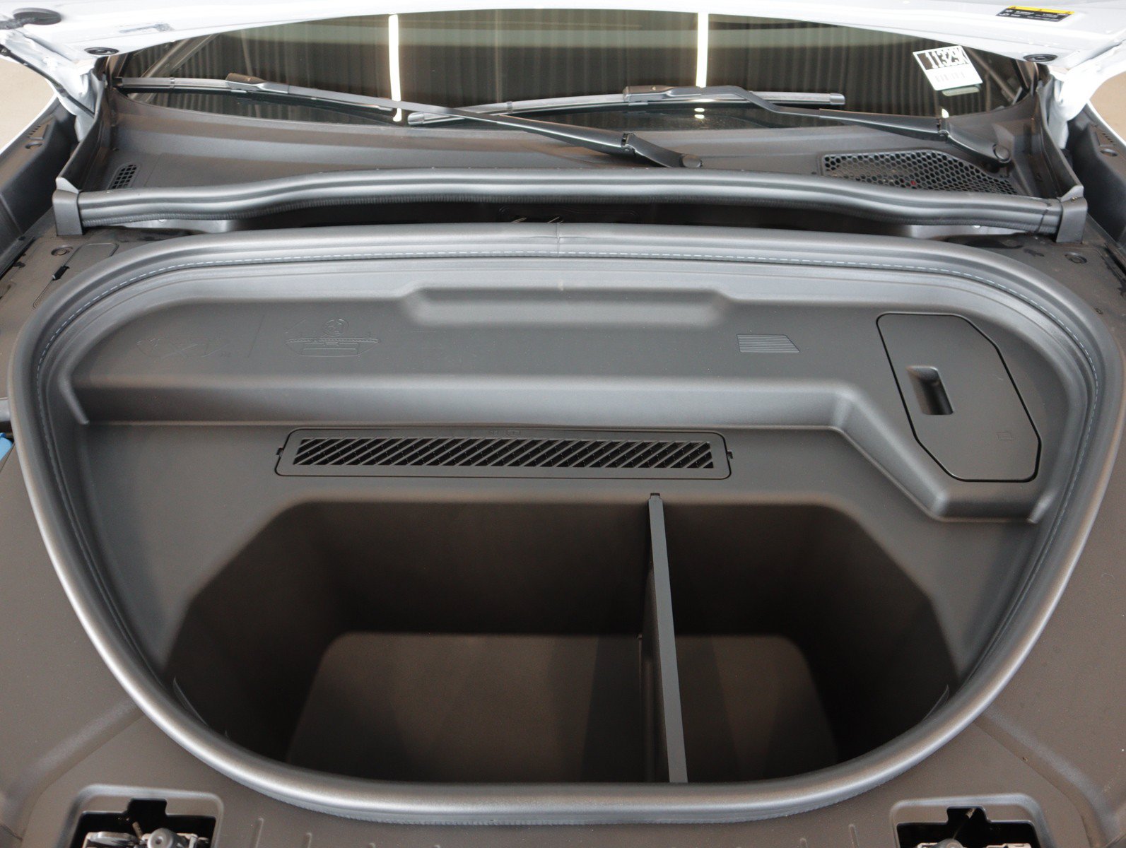 New 2027 Audi SQ6 e-tron Premium Plus AWD/4WD image 4
