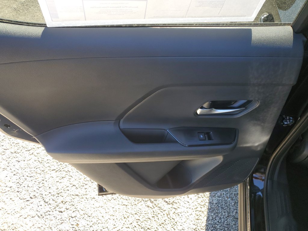 New 2027 Nissan Kicks SR w/ SR Premium Package FWD image 9