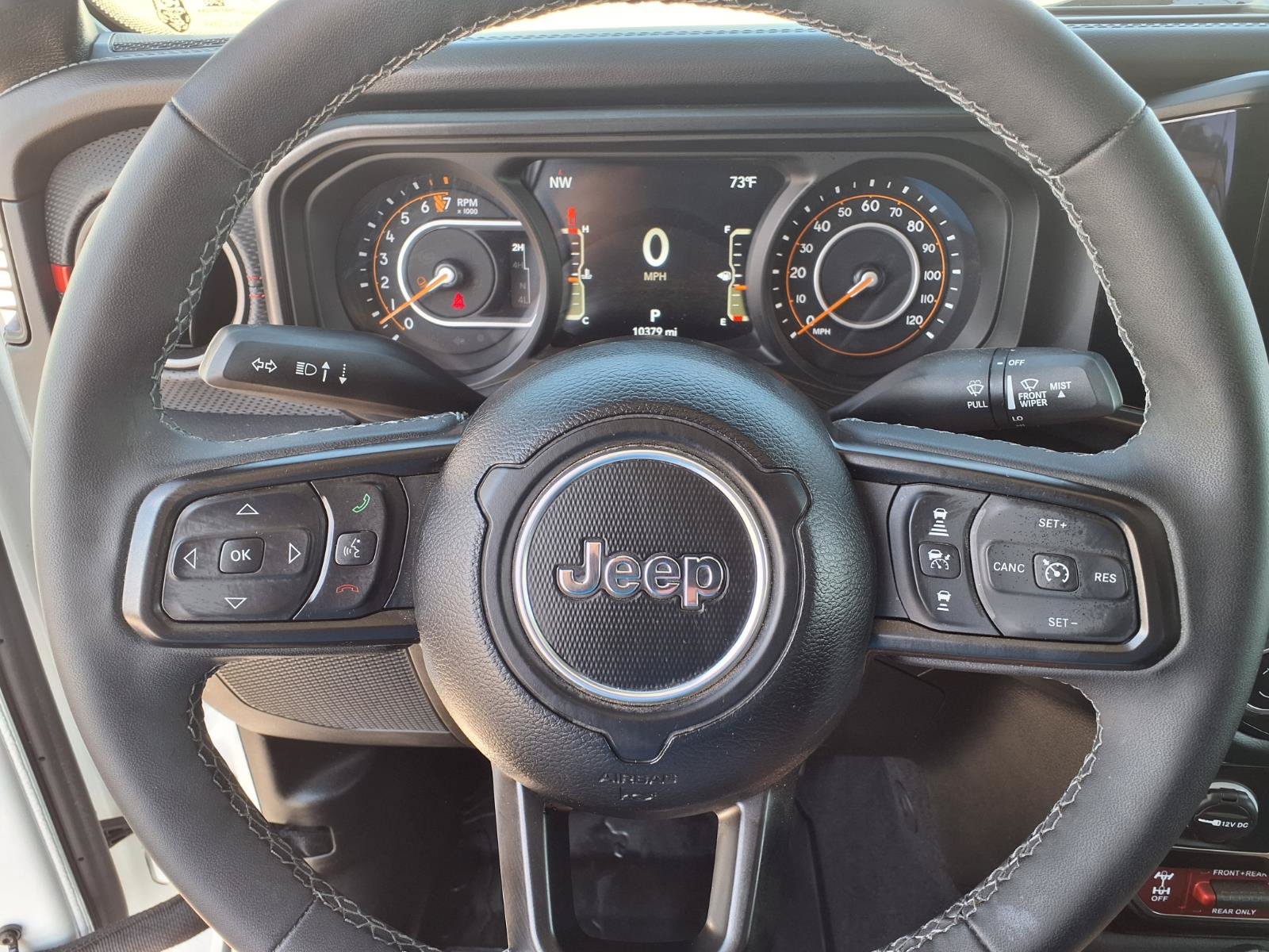 Used 2025 Jeep Gladiator Rubicon w/ Convenience Group AWD/4WD image 21