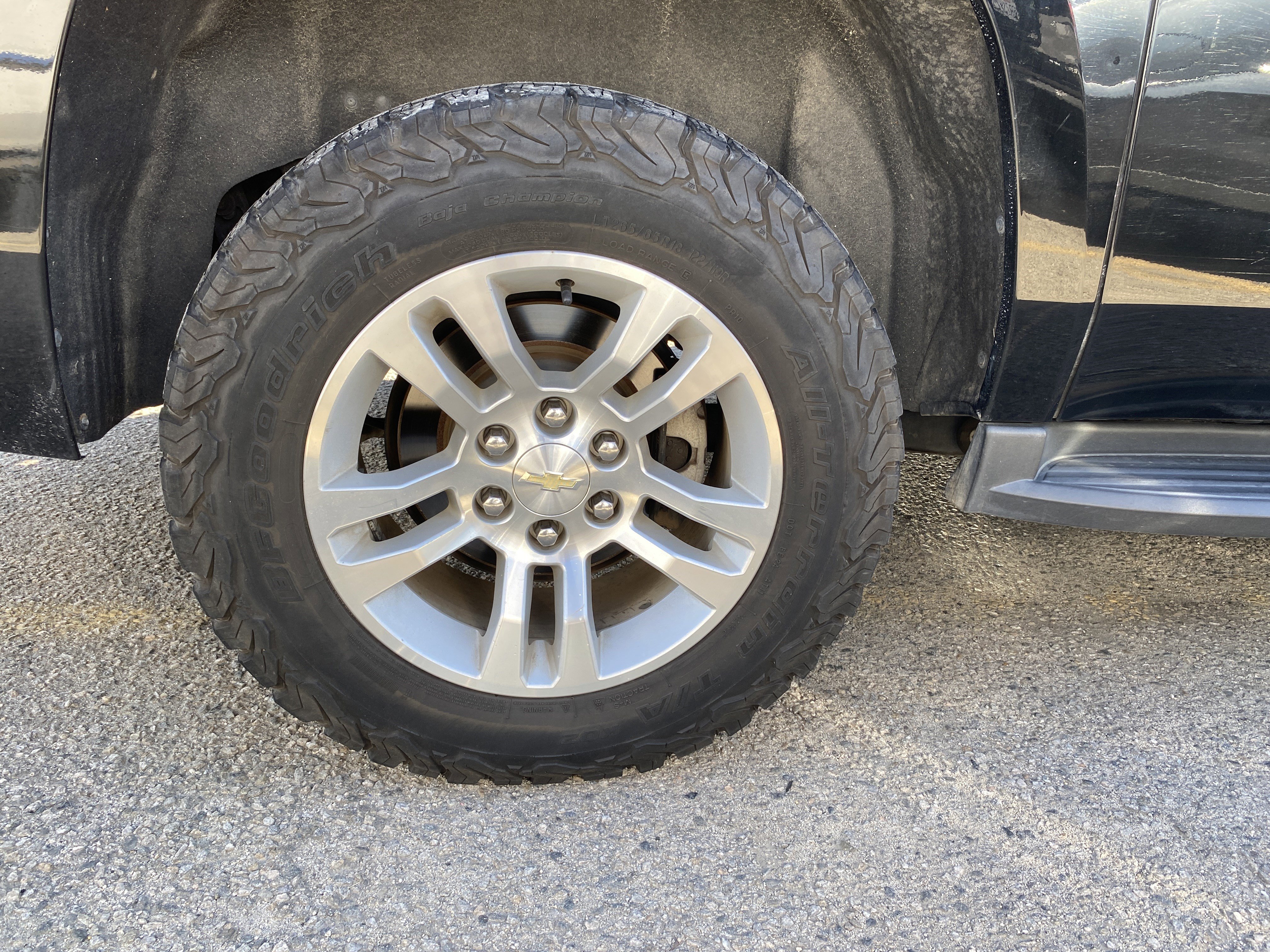 Used 2023 Chevrolet Suburban Premier image 23