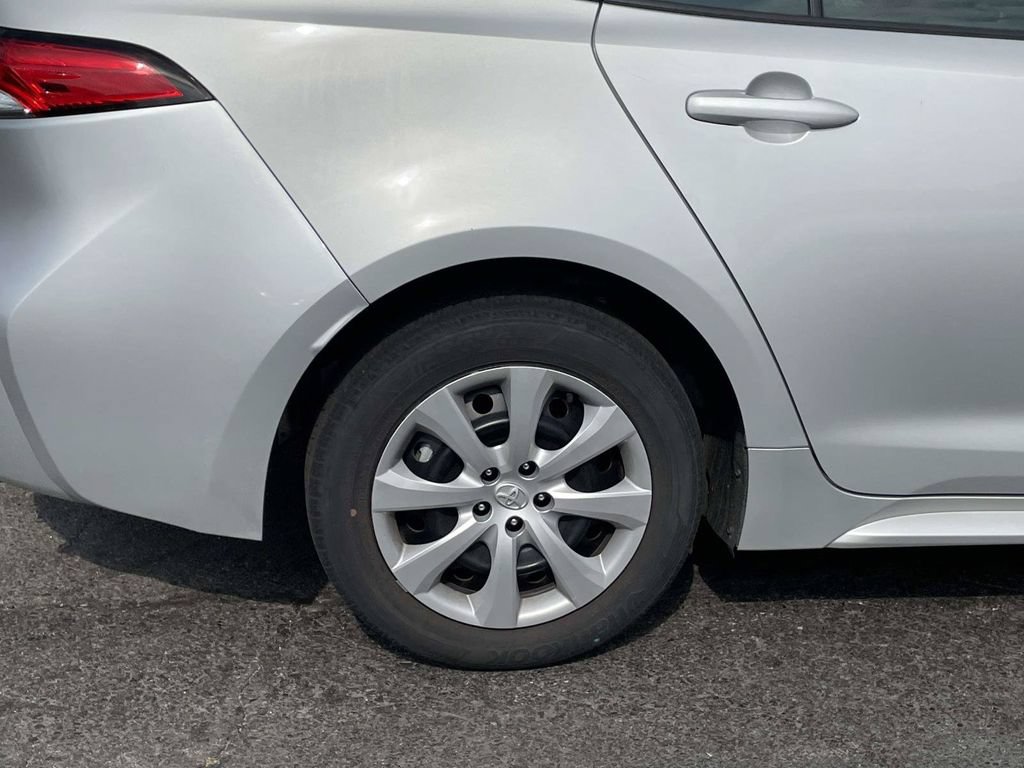 Used 2023 Toyota Corolla LE FWD image 8