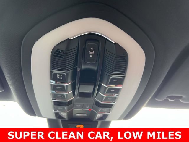 Used 2023 Porsche Macan S AWD/4WD image 32