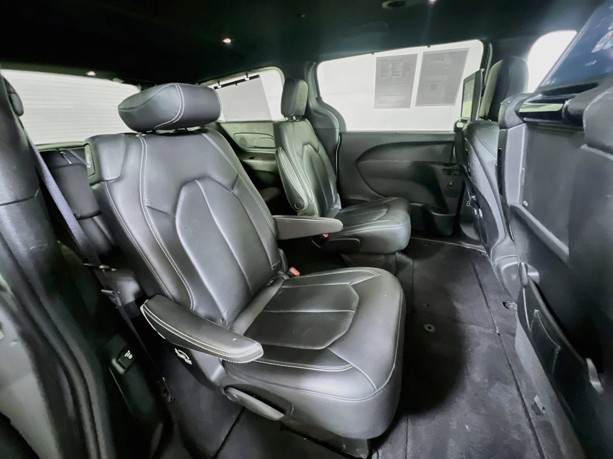 Used 2020 Chrysler Pacifica Touring-L Plus FWD image 28