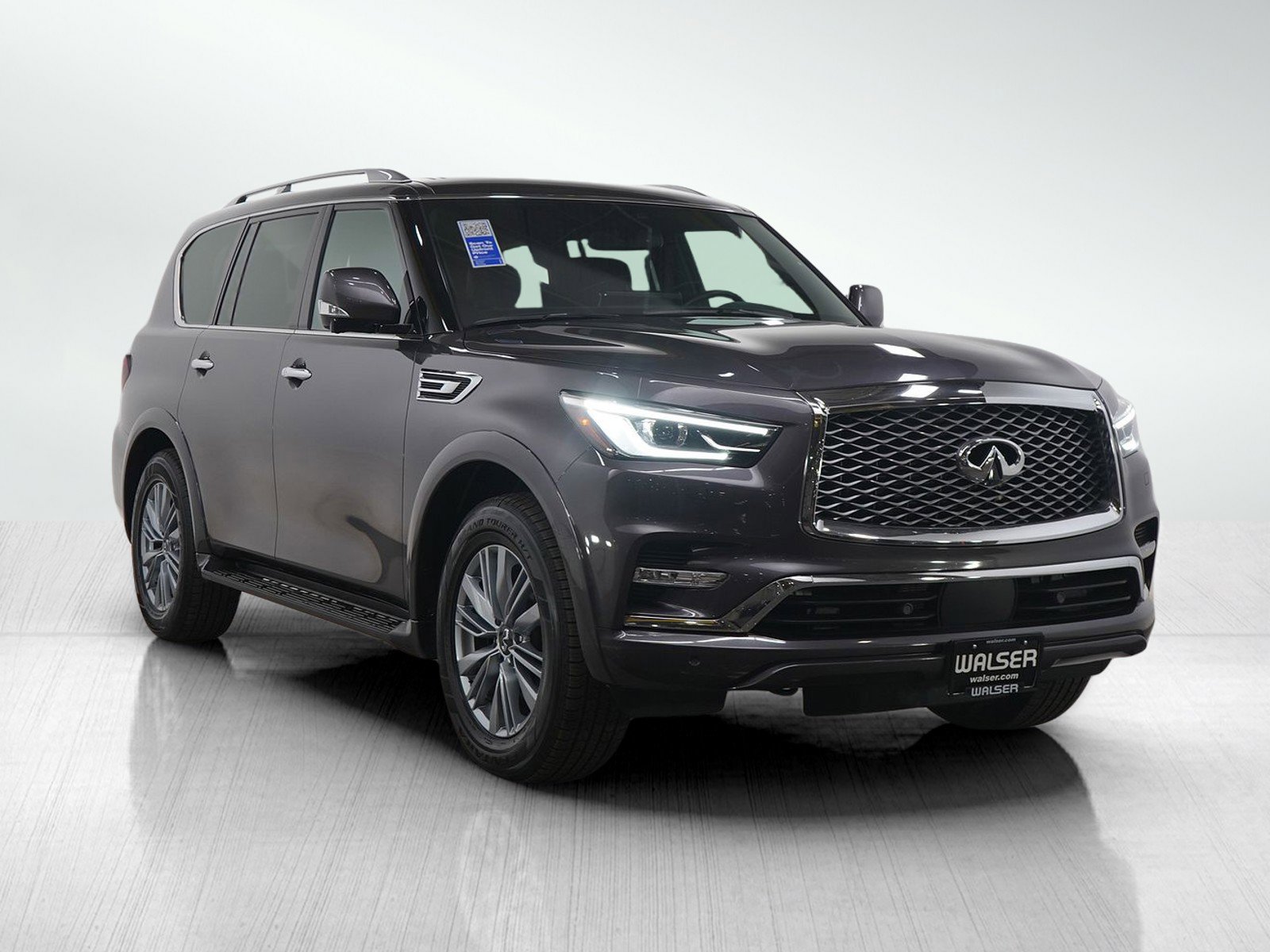 Used 2024 INFINITI QX80 Premium Select image 8