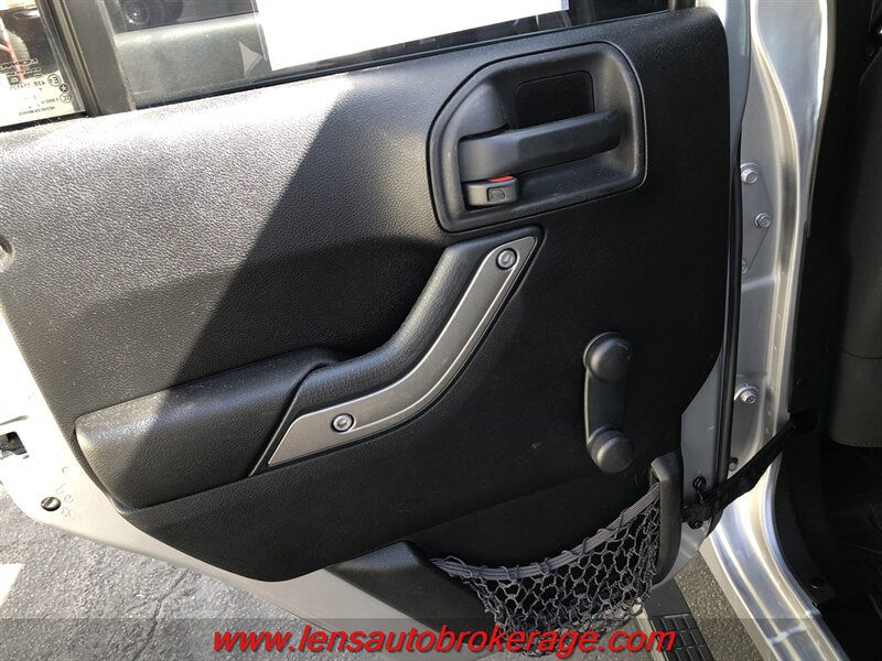 Used 2013 Jeep Wrangler Unlimited Sport w/ Connectivity Group AWD/4WD image 16
