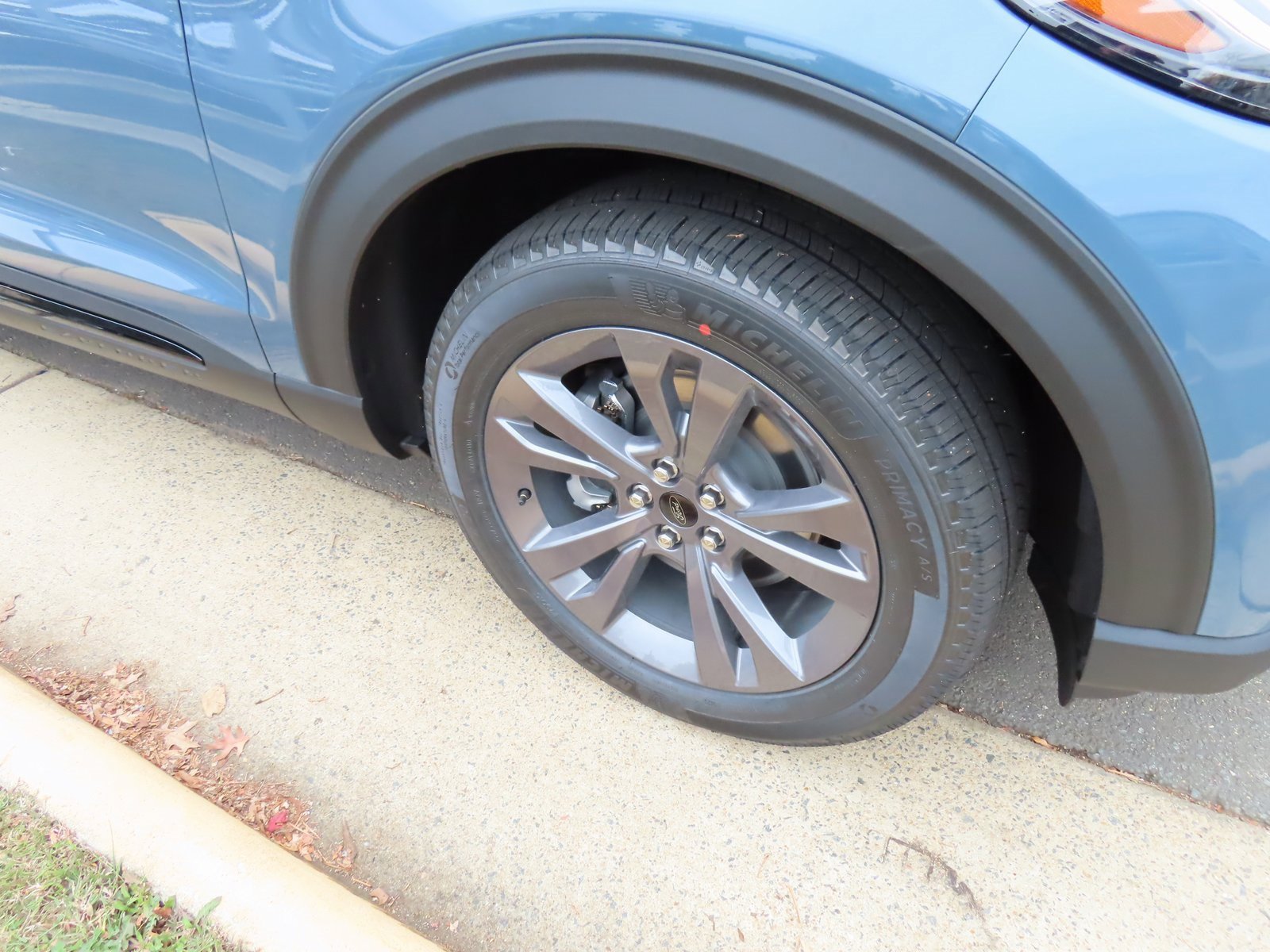 New 2026 Ford Explorer Active w/ Active Comfort Package image 7