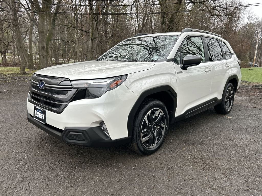 Certified 2025 Subaru Forester Premium AWD/4WD image 4