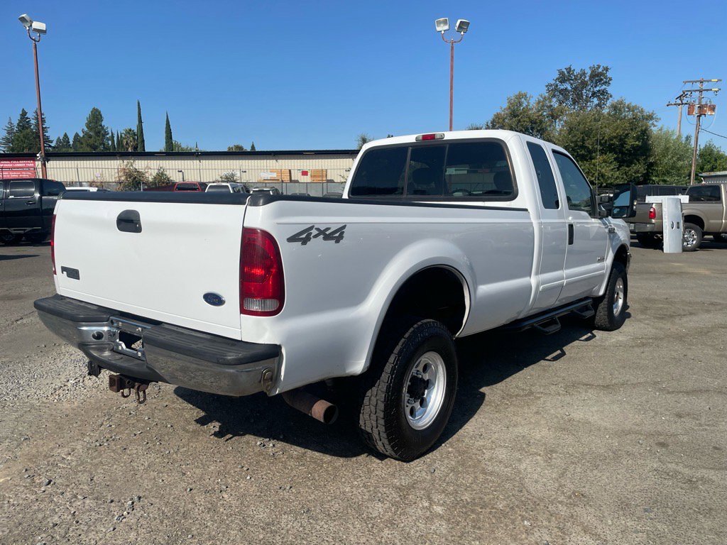 Used 2004 Ford F350 XLT image 4