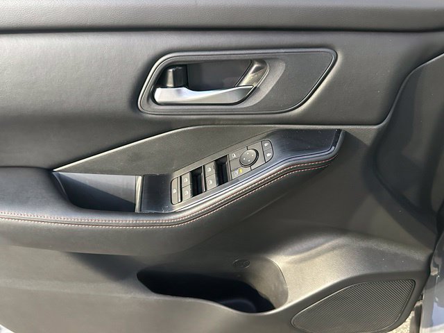 Certified 2025 Nissan Rogue SV AWD/4WD image 19