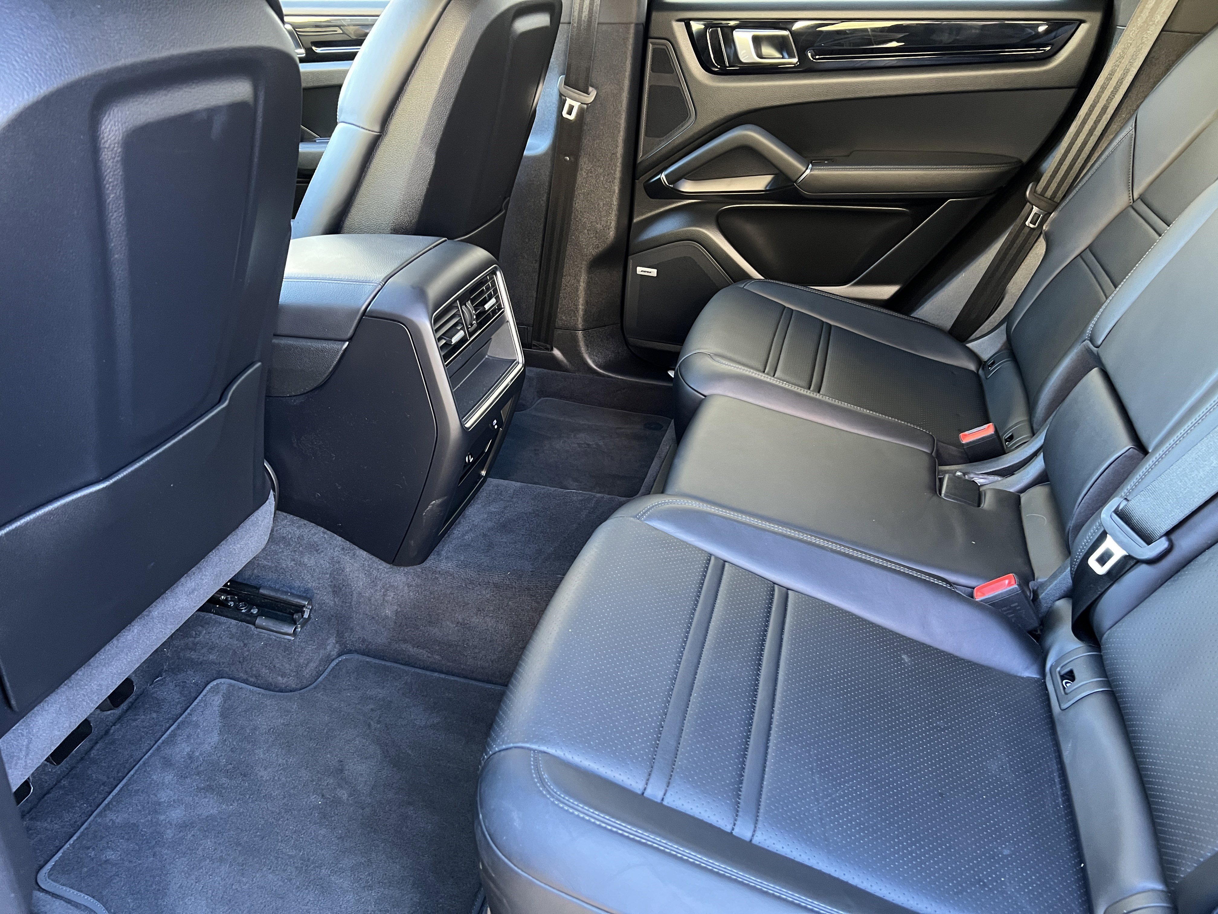 Used 2021 Porsche Cayenne Coupe w/ Premium Package image 14