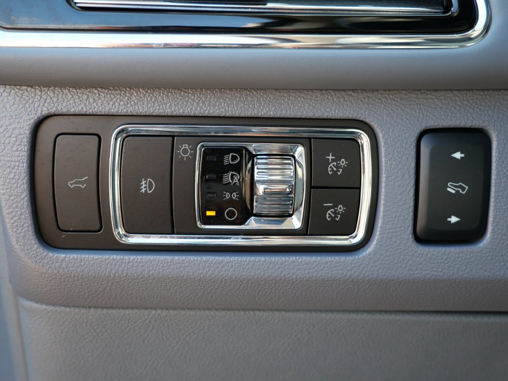 Used 2024 Lincoln Navigator L Black Label AWD/4WD image 24