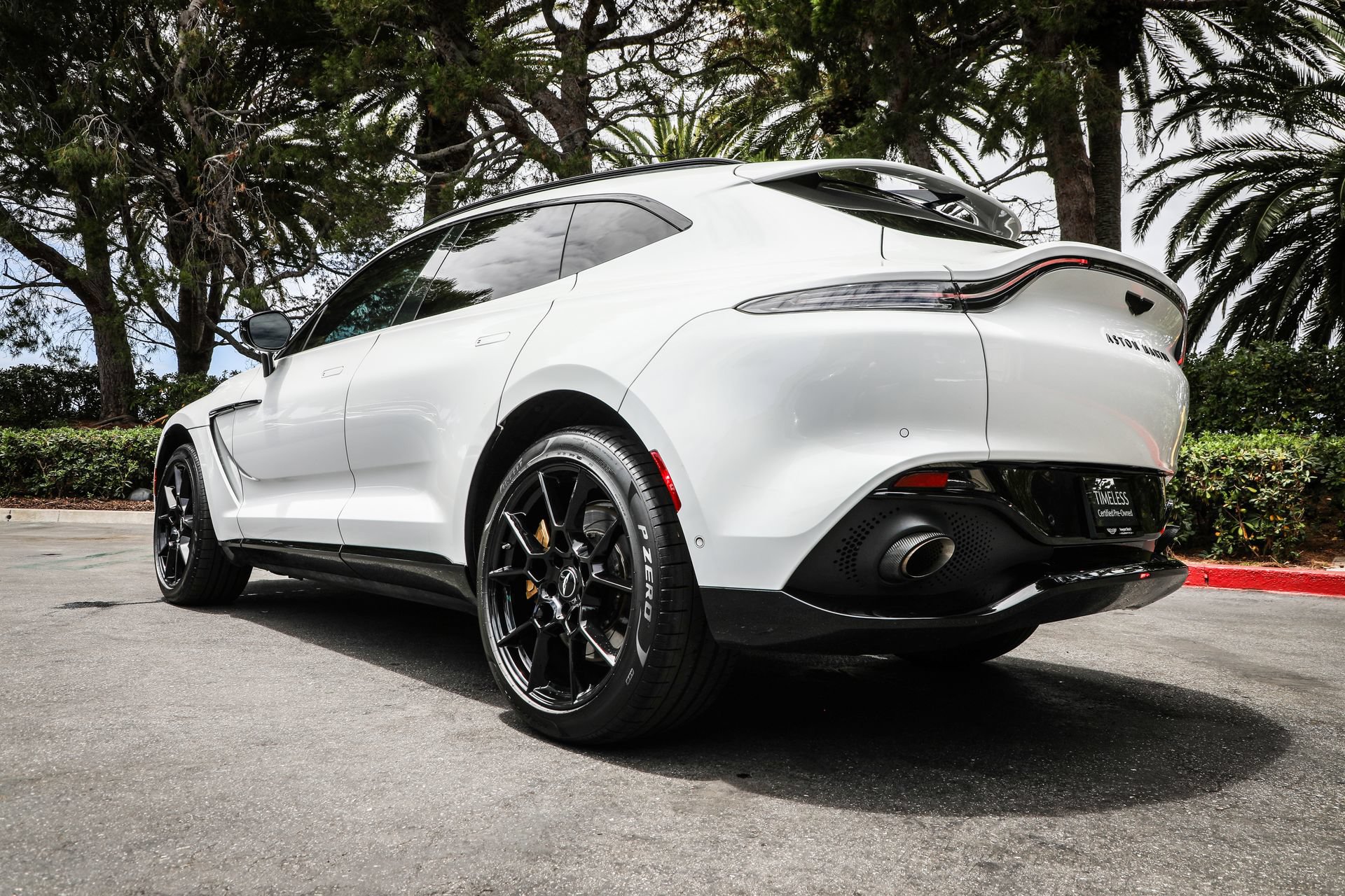 Used 2022 Aston Martin DBX AWD/4WD image 49