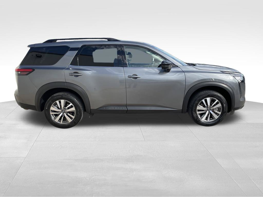 Used 2026 Nissan Pathfinder SL FWD image 4