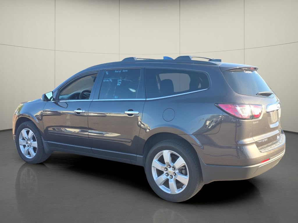 Used 2017 Chevrolet Traverse LT w/ Style and Technology Package image 6