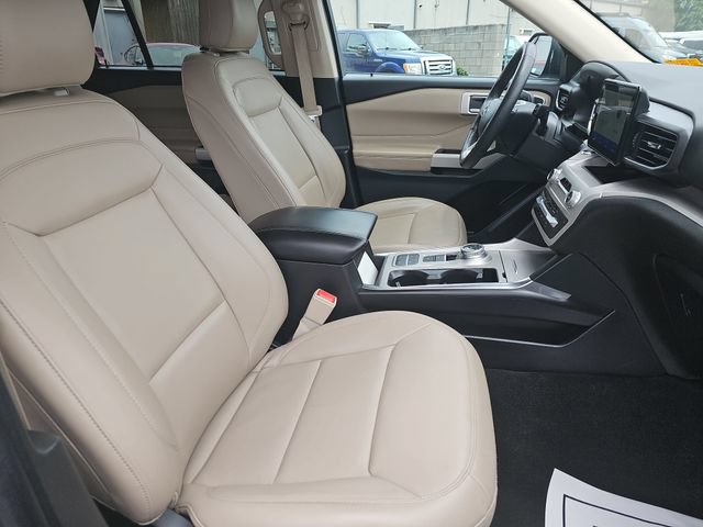 Certified 2024 Ford Explorer XLT w/ Equipment Group 202A RWD image 12