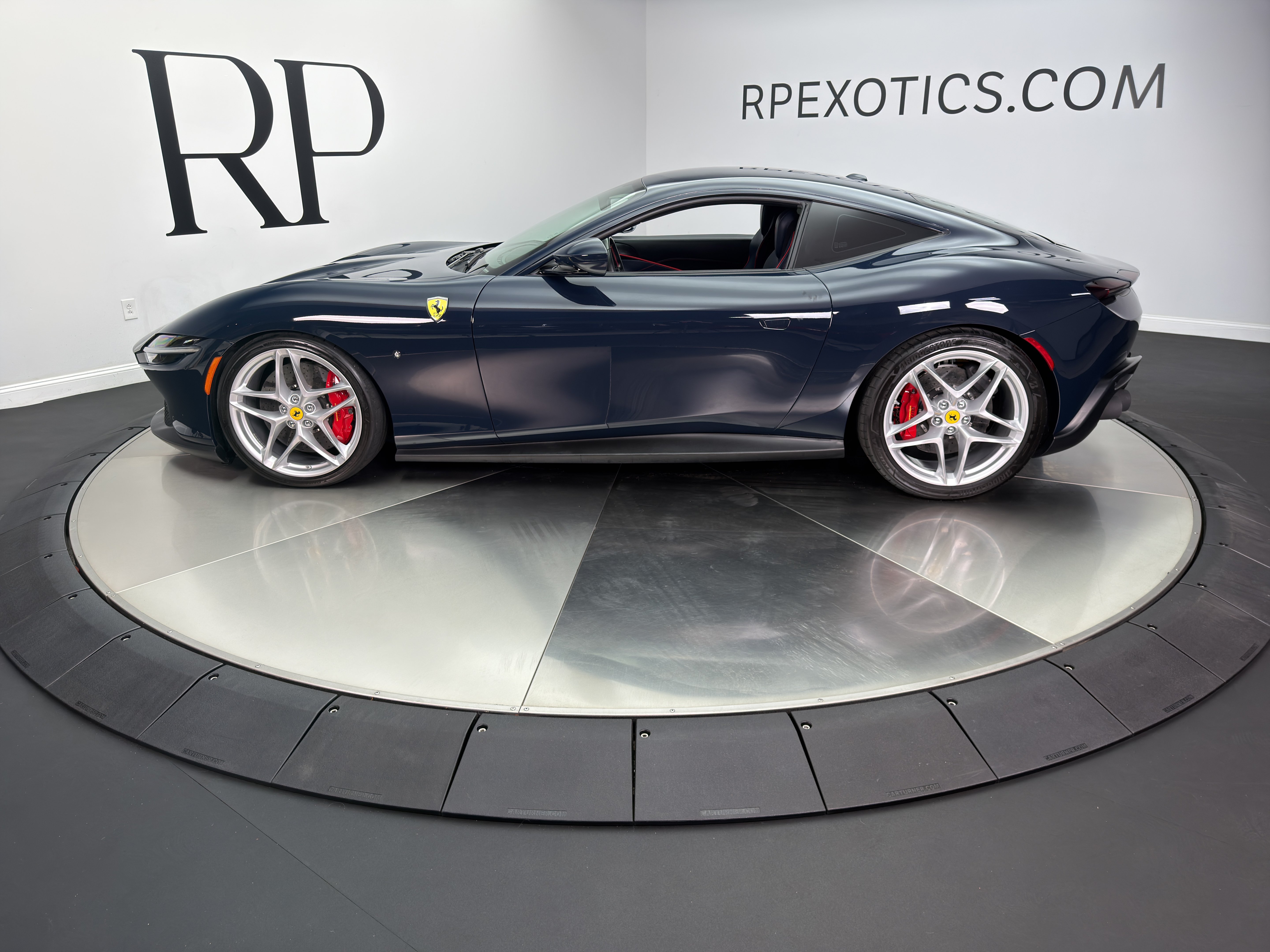 Used 2021 Ferrari Roma RWD image 3