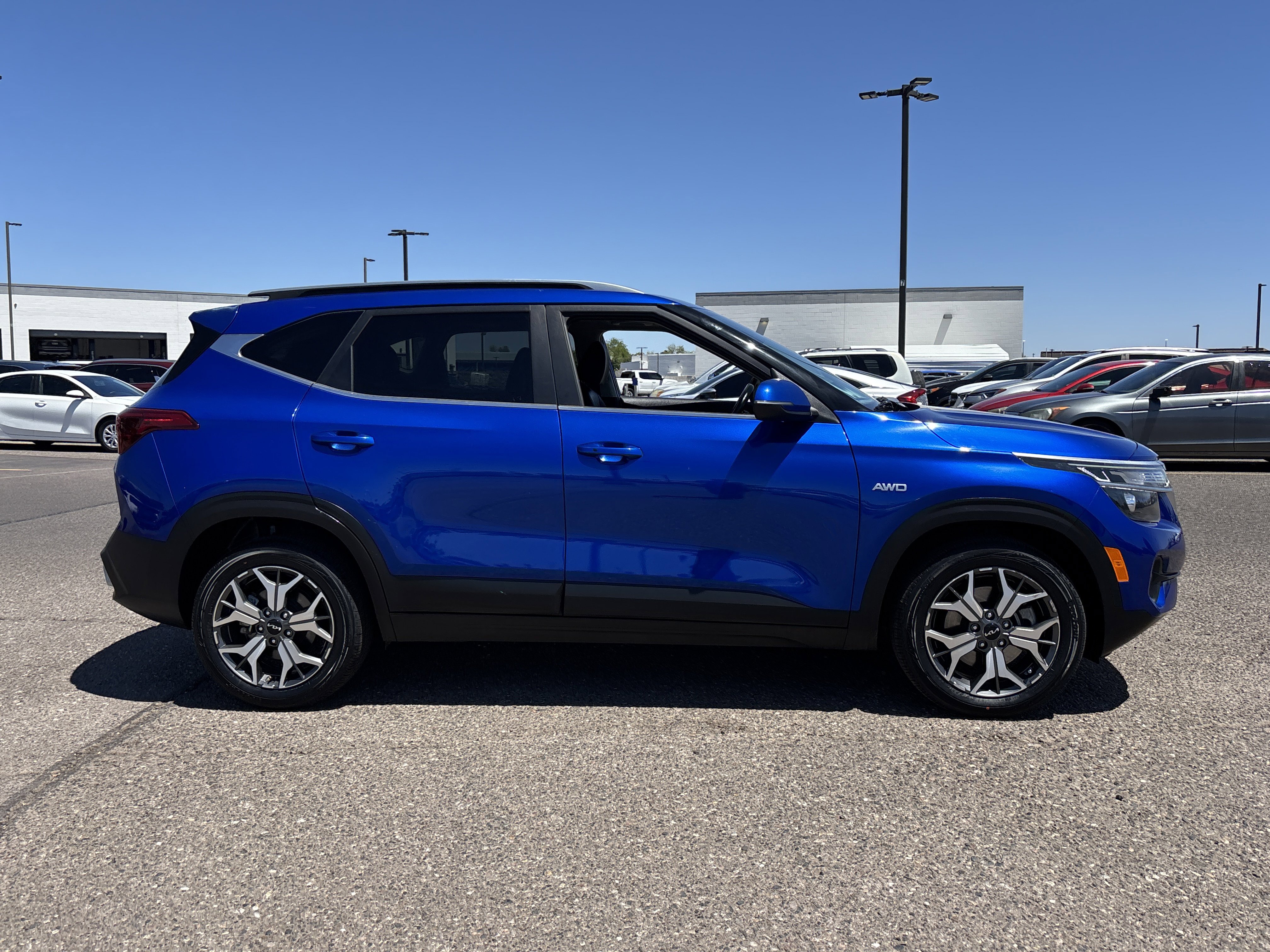 Used 2022 Kia Seltos EX AWD/4WD image 6