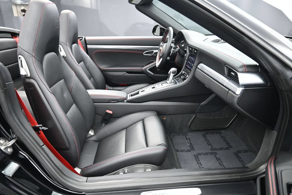 Certified 2019 Porsche 911 Carrera 4S AWD/4WD image 29