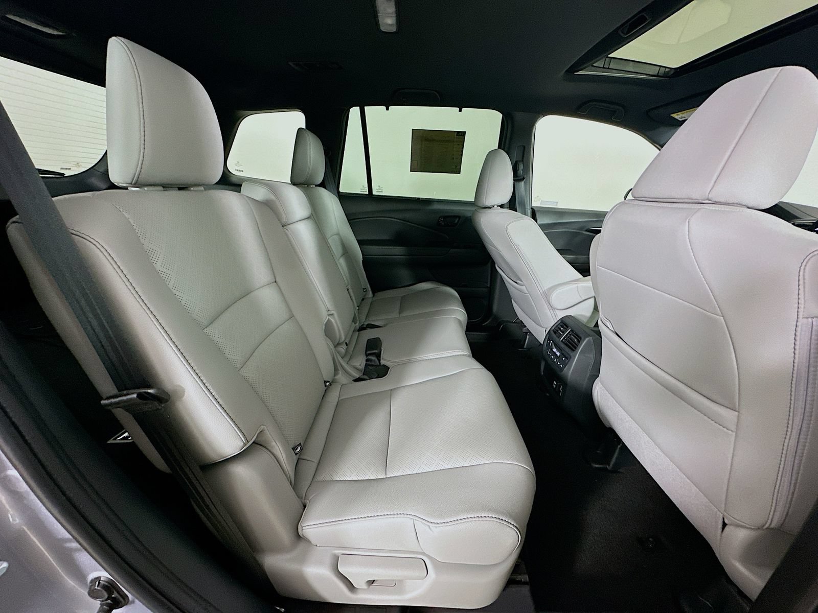 Used 2022 Honda Passport Elite image 41