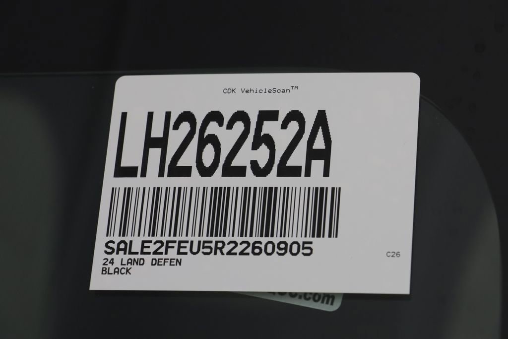 Used 2024 Land Rover Defender 130 X-Dynamic SE image 26
