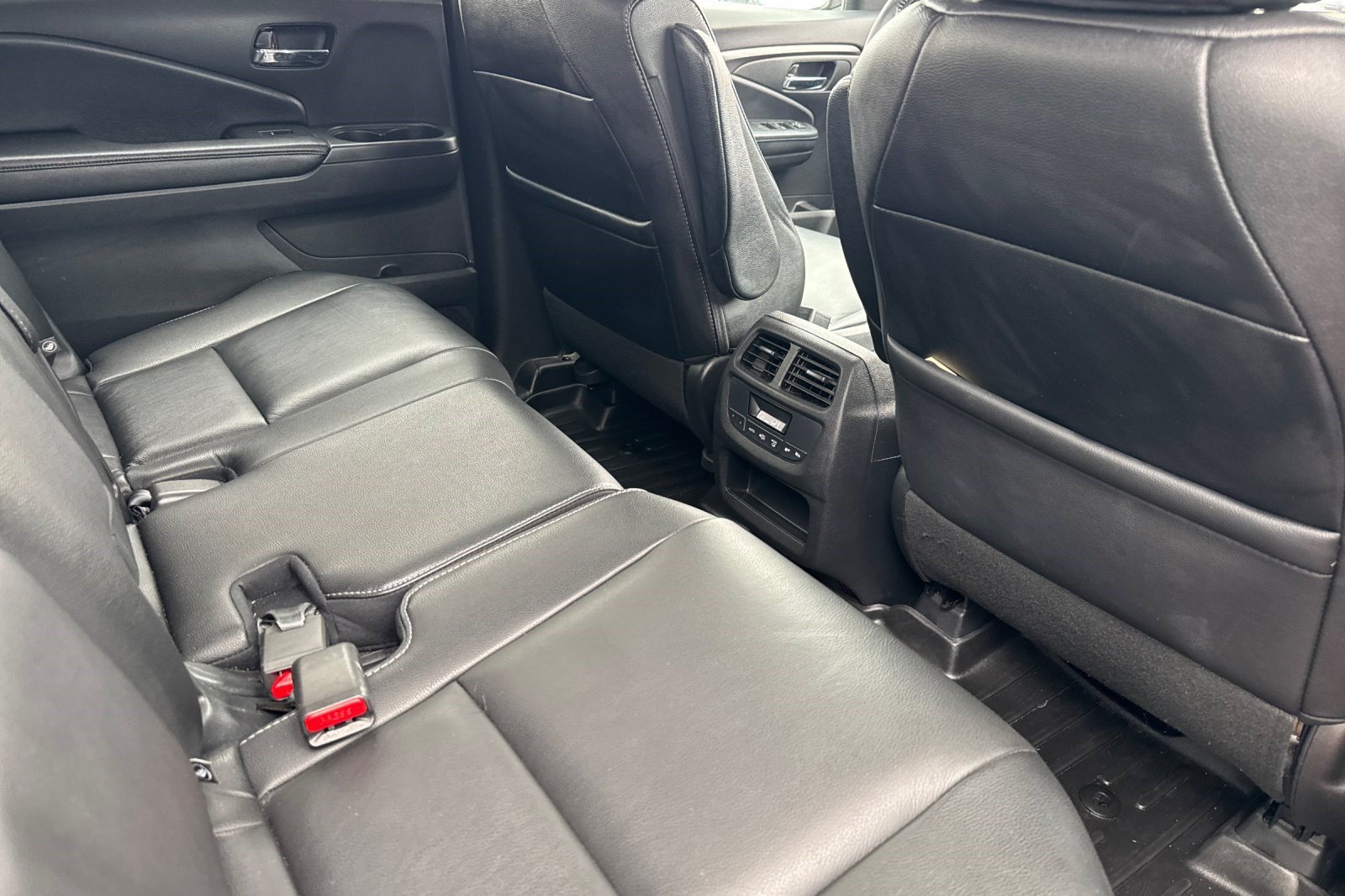 Used 2017 Honda Pilot EX-L image 32