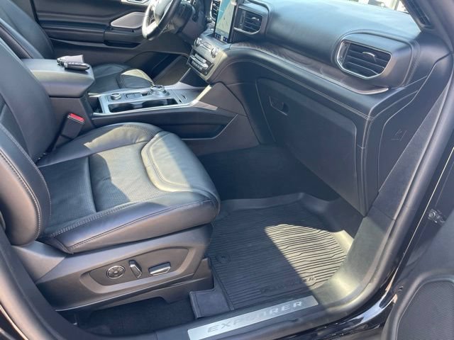 Used 2020 Ford Explorer Platinum w/ Premium Technology Package AWD/4WD image 37