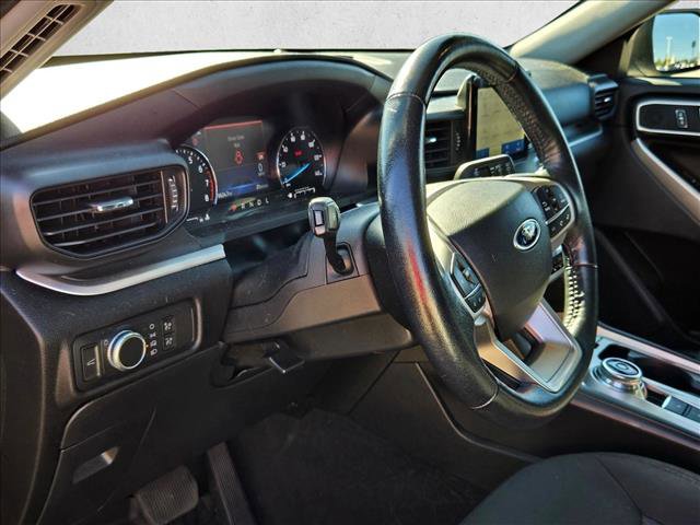 Used 2022 Ford Explorer XLT image 9