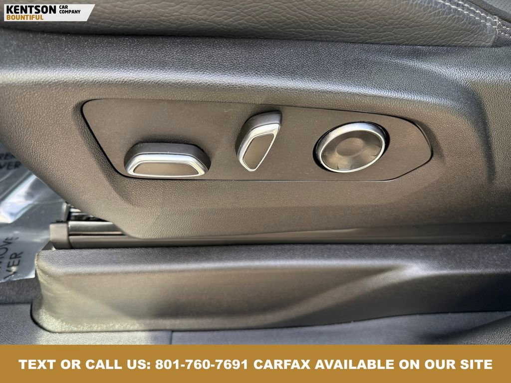 Used 2025 GMC Yukon Denali w/ Sun & Power Step Package image 36