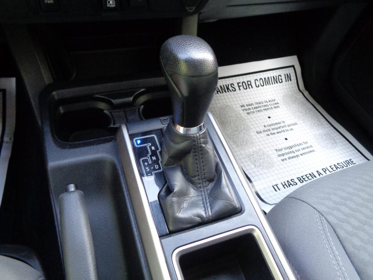 Used 2020 Toyota Tacoma SR5 AWD/4WD image 13