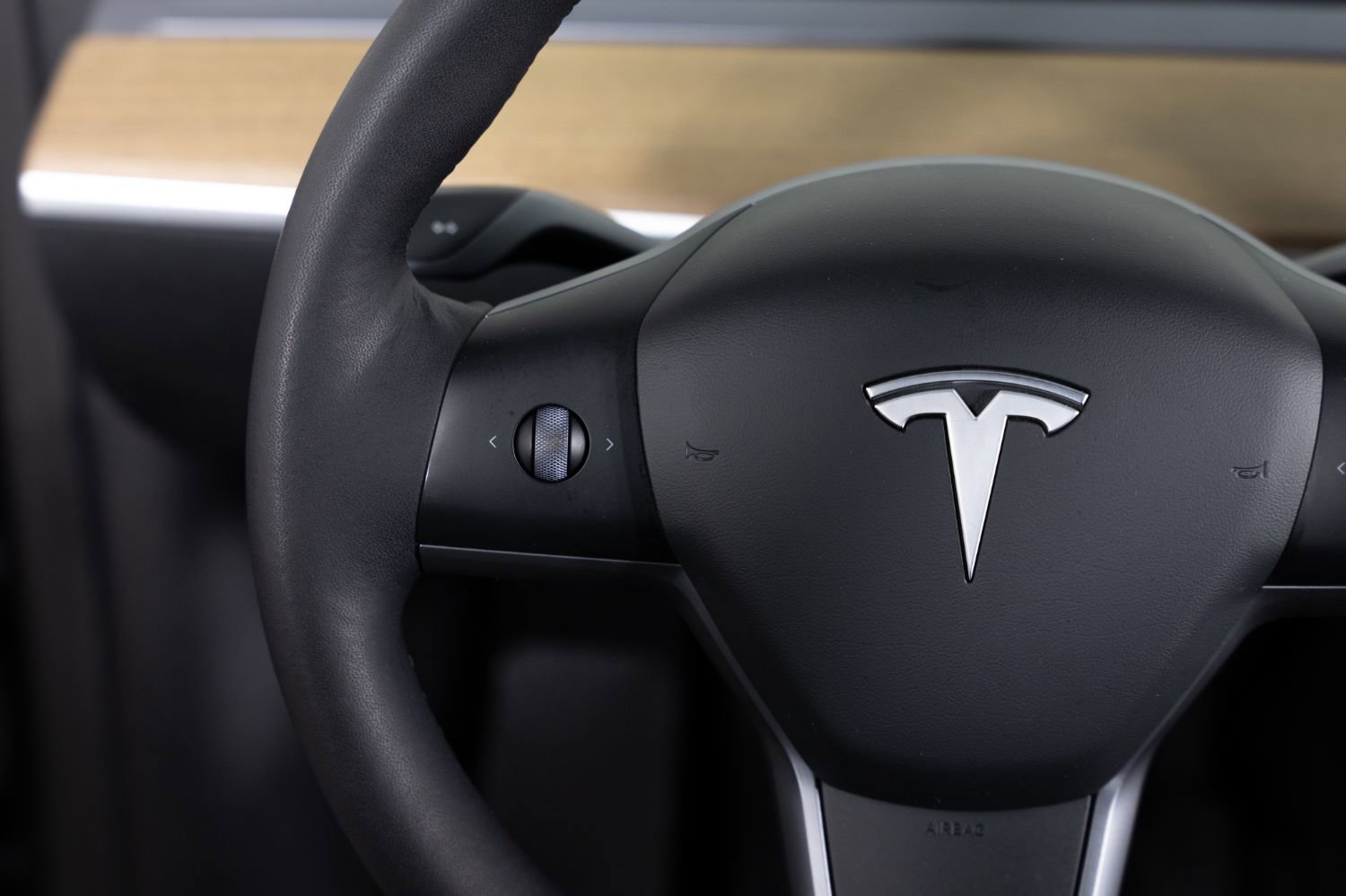Used 2021 Tesla Model Y Long Range AWD/4WD image 32