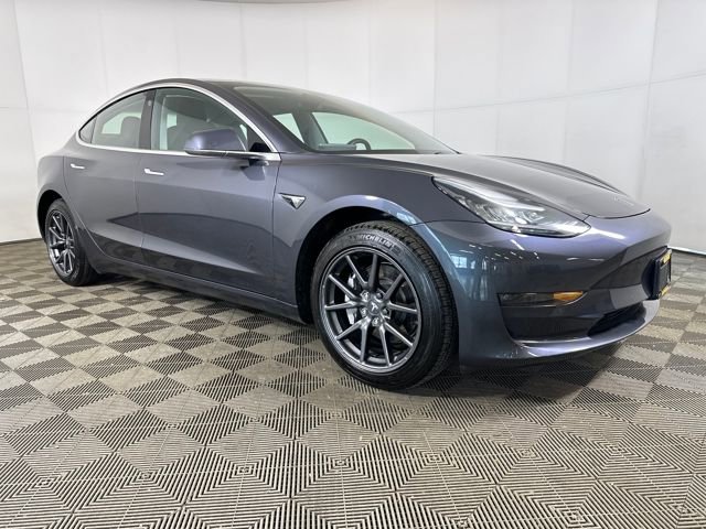 Used 2018 Tesla Model 3 Mid Range image 2