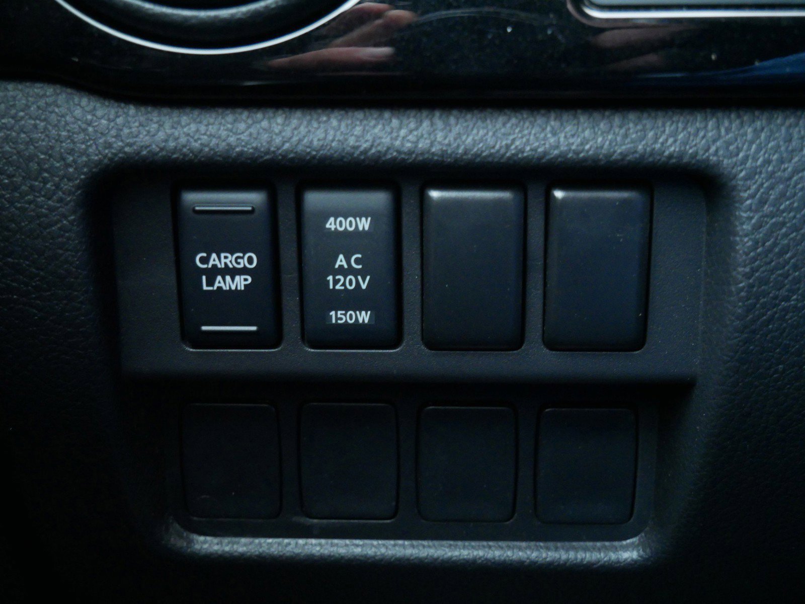 Certified 2024 Nissan Titan SV w/ SV Convenience Package image 32