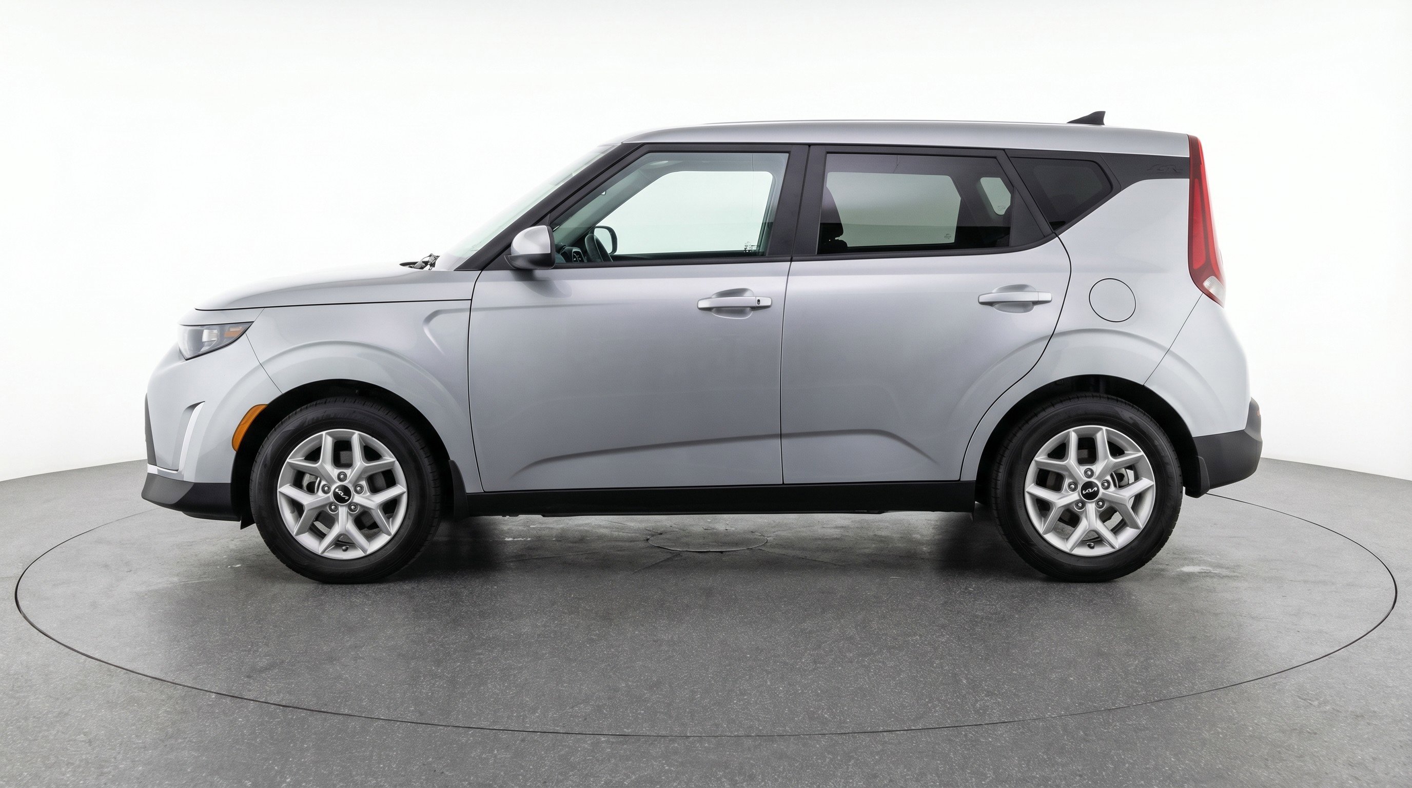 Used 2025 Kia Soul LX w/ LX Technology Package image 5