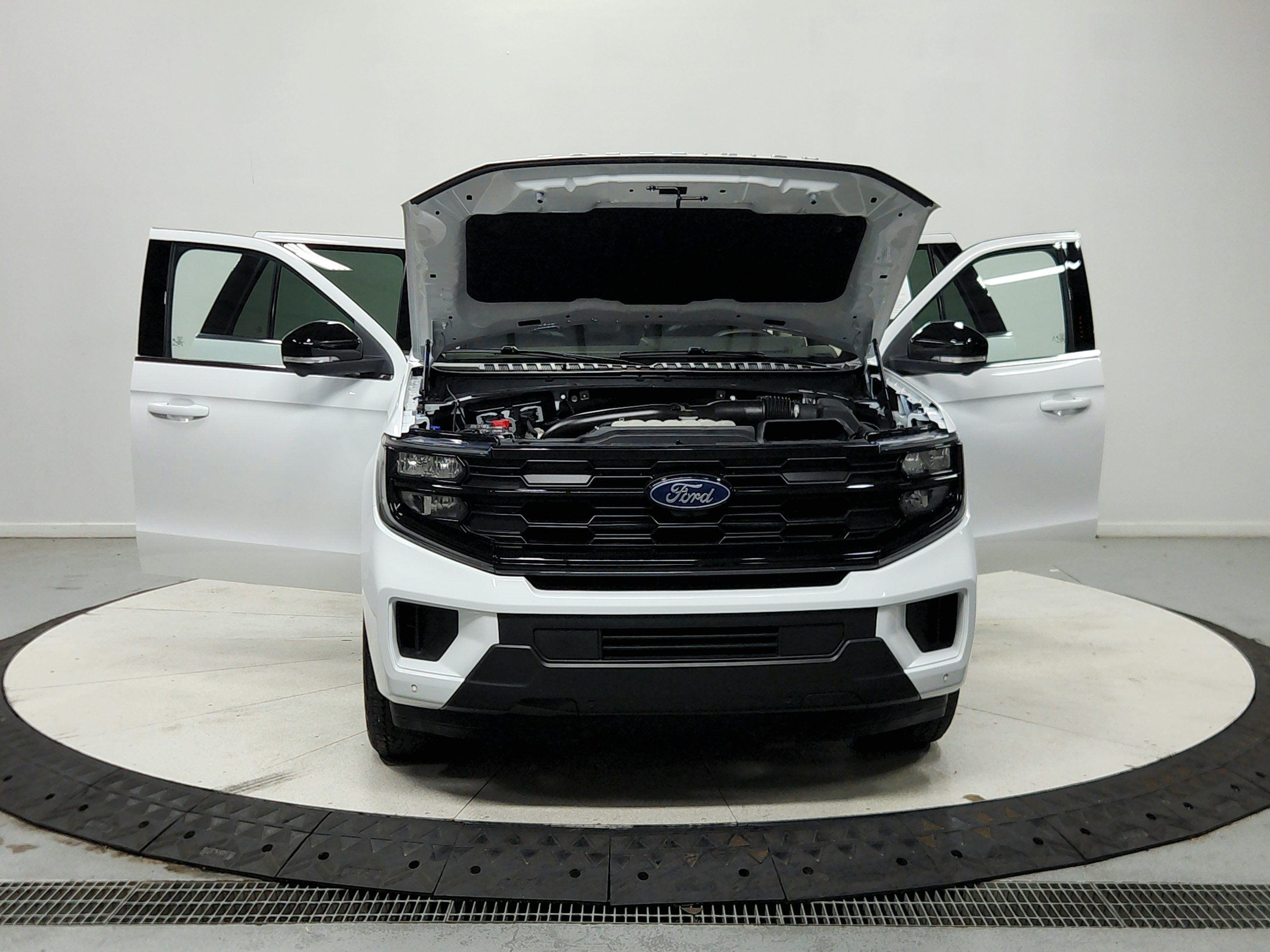Used 2025 Ford Expedition Active AWD/4WD image 11
