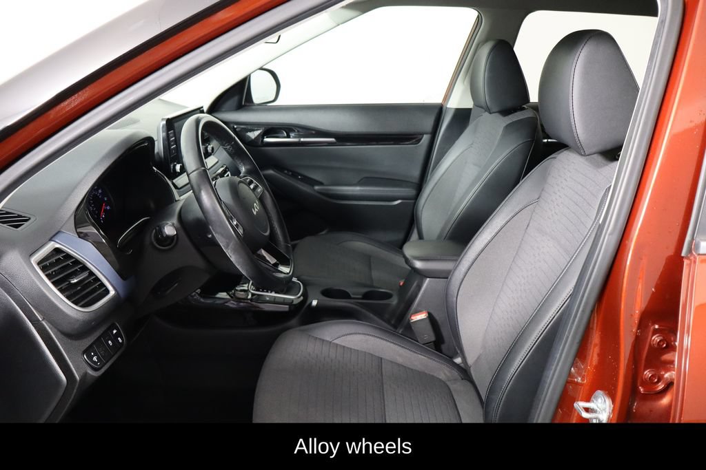Used 2023 Kia Seltos S AWD/4WD image 14