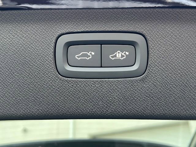 New 2026 Volvo XC90 B6 Plus w/ Protection Package Premier image 40