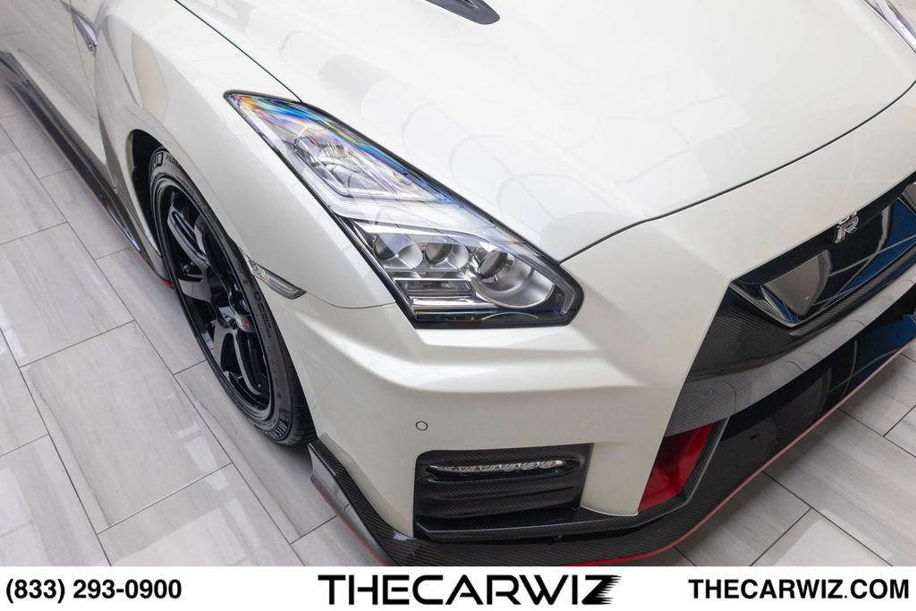 Used 2018 Nissan GT-R NISMO AWD/4WD image 2
