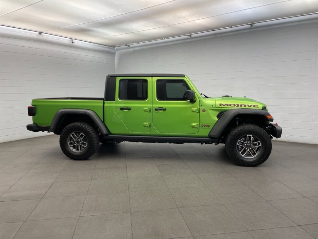 New 2025 Jeep Gladiator Rubicon w/ Convenience Group image 2