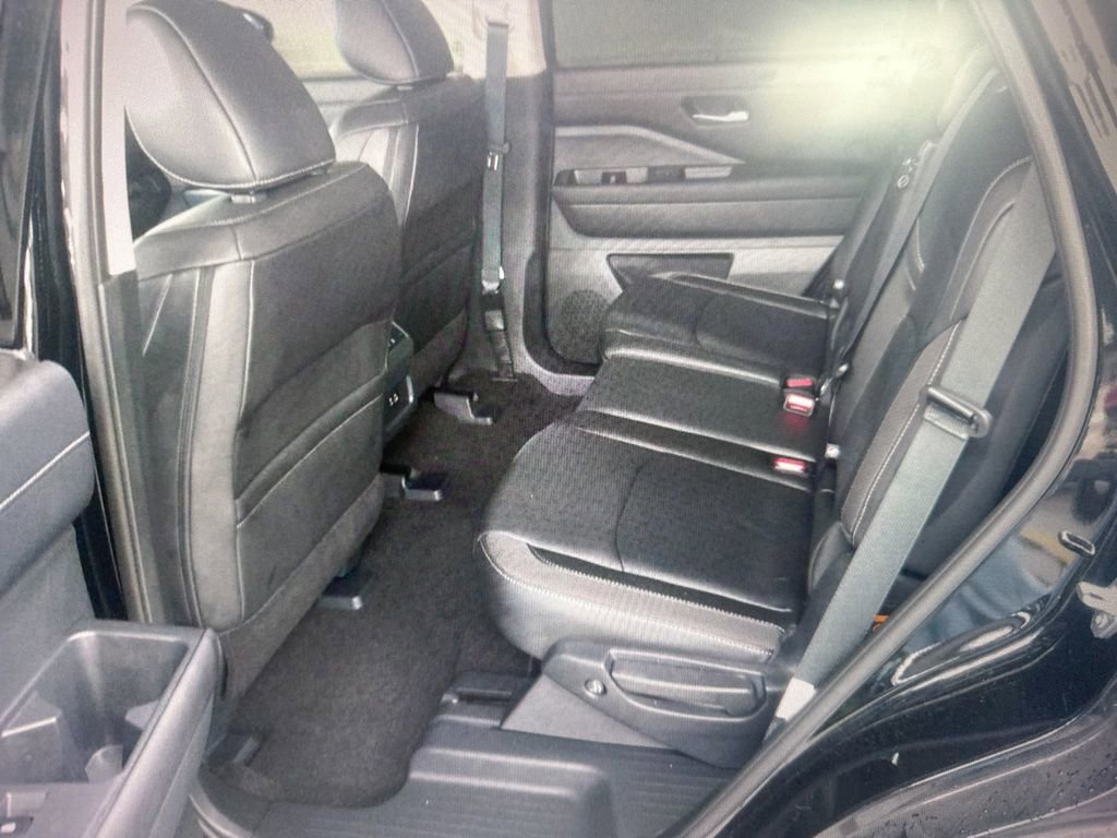 Used 2025 Nissan Pathfinder SL image 8