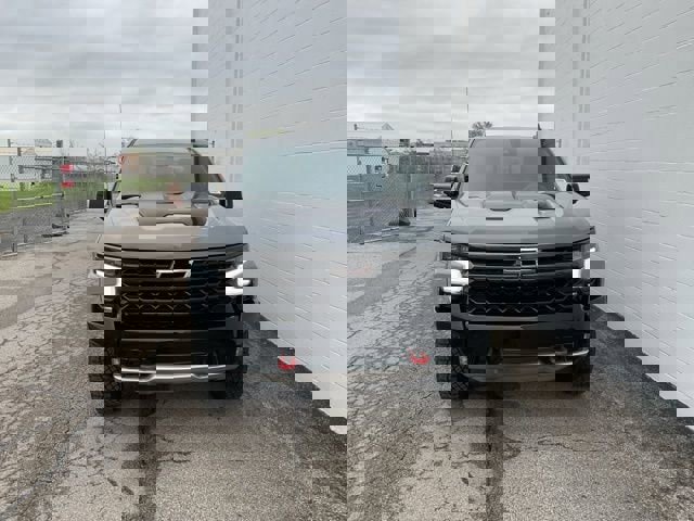 Used 2024 Chevrolet Silverado 1500 ZR2 w/ Technology Package AWD/4WD image 5