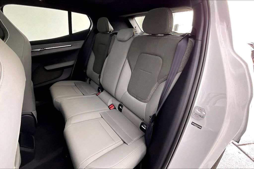New 2026 Volvo EX30 Plus w/ Protection Package Premier AWD/4WD image 17