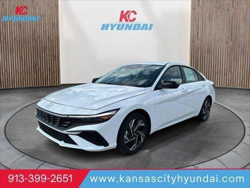 New 2025 Hyundai Elantra SEL