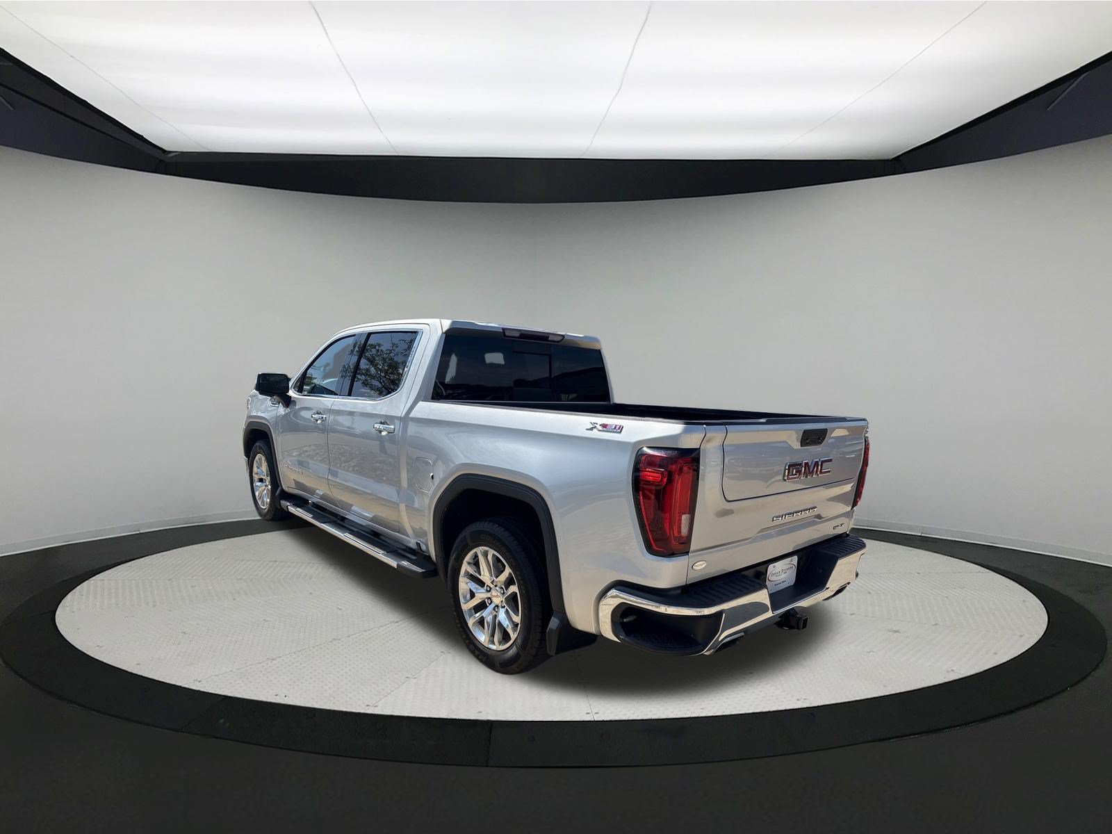 Used 2020 GMC Sierra 1500 SLT w/ SLT Premium Package AWD/4WD image 4