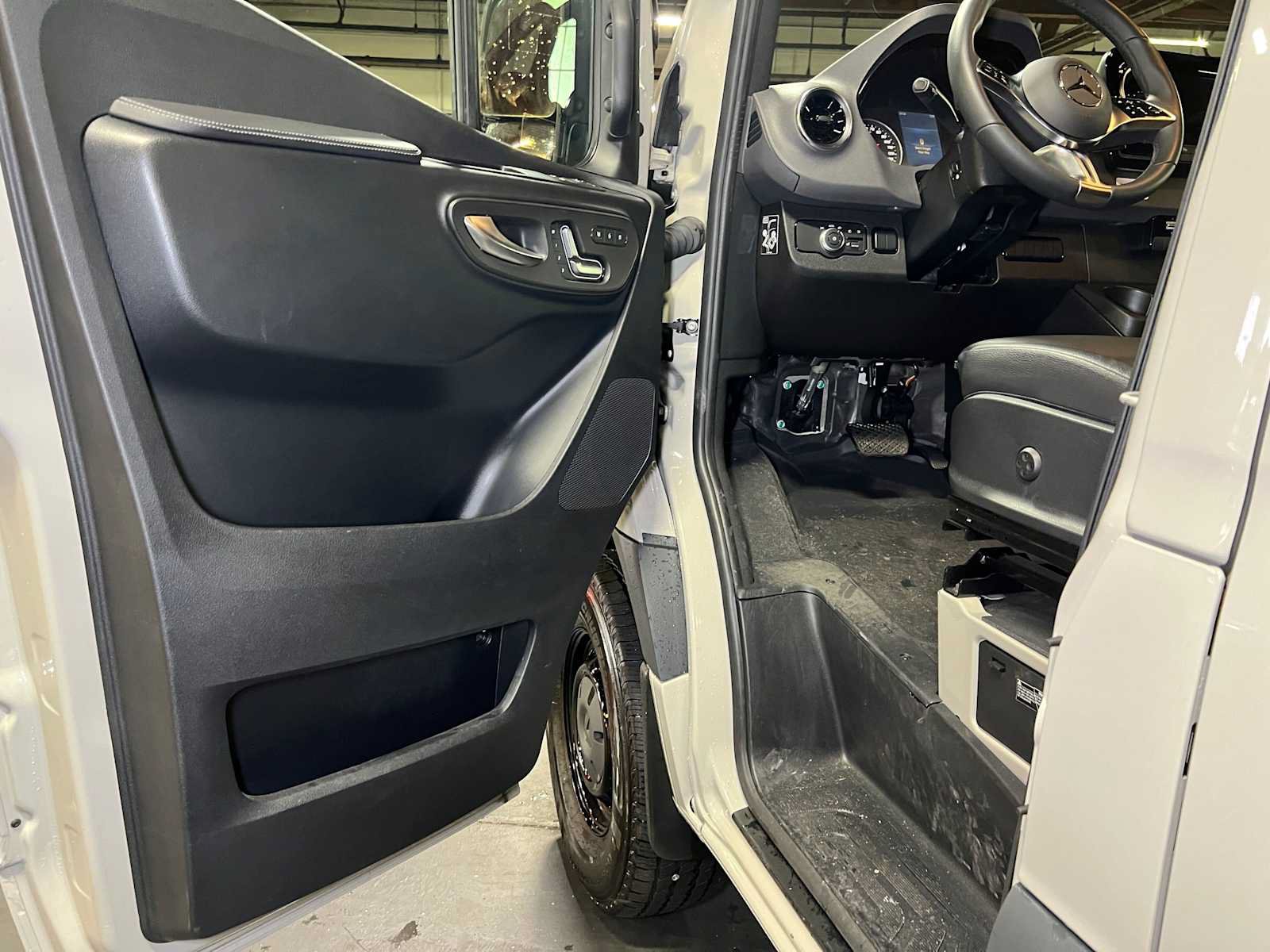 Used 2026 Mercedes-Benz Sprinter 2500 image 22