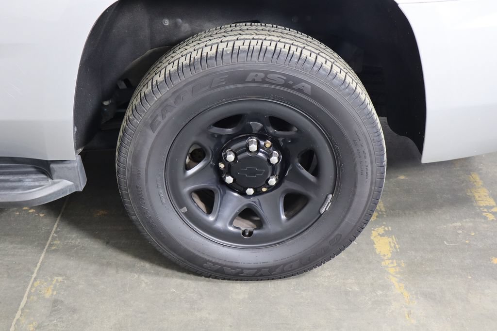 Used 2019 Chevrolet Tahoe 2WD w/ Enhanced Driver Alert Package image 38