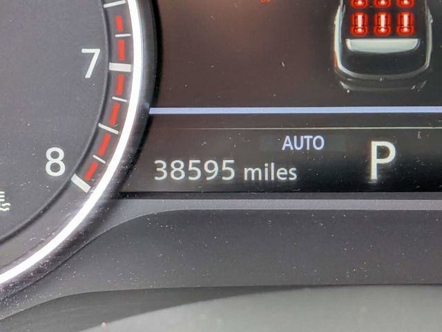 Used 2024 Nissan Pathfinder SV AWD/4WD image 32