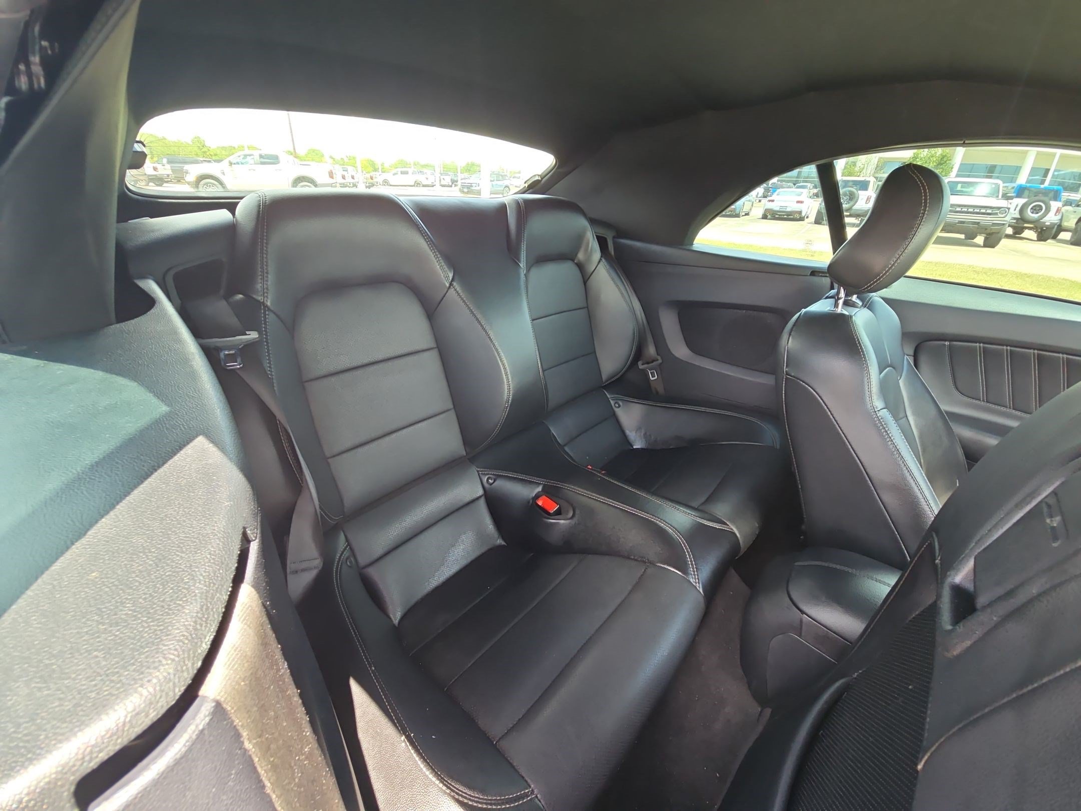 Used 2020 Ford Mustang Premium RWD image 27