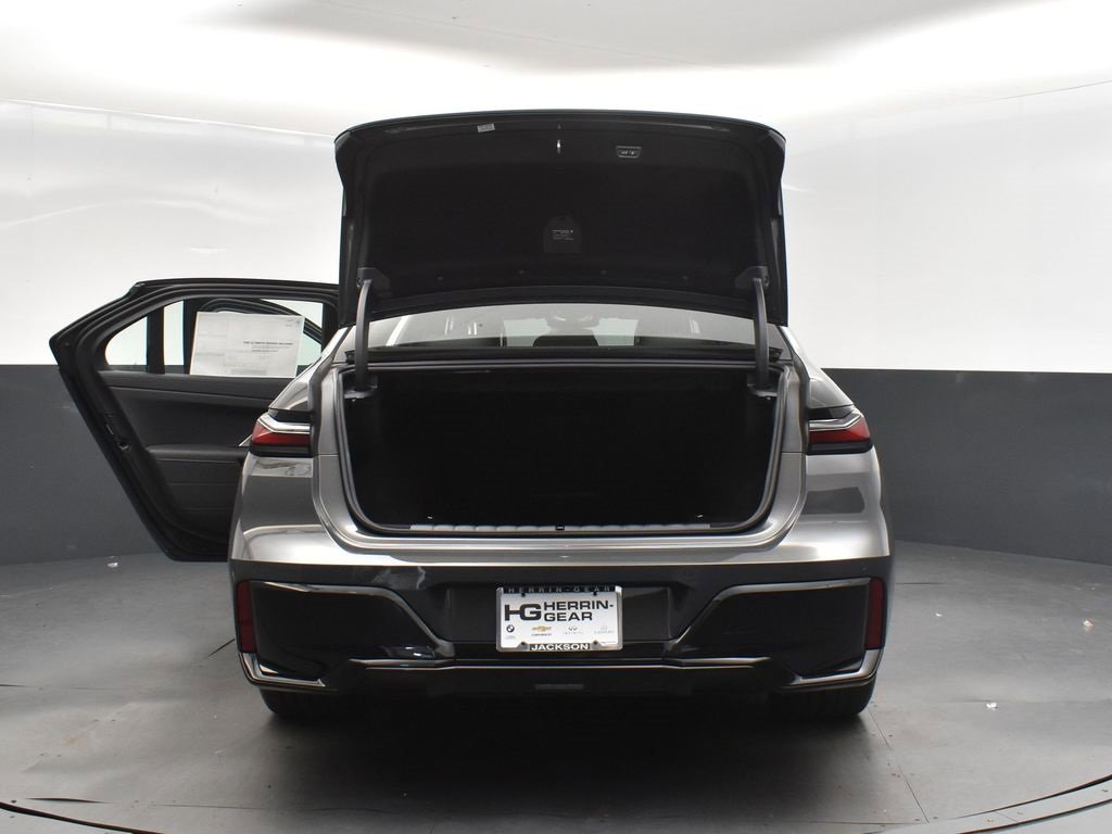 New 2026 BMW 740i w/ Executive Package image 42